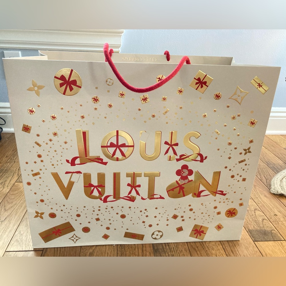 Louis Vuitton 2023 Authentic Holiday Paper Gift shopping Bag